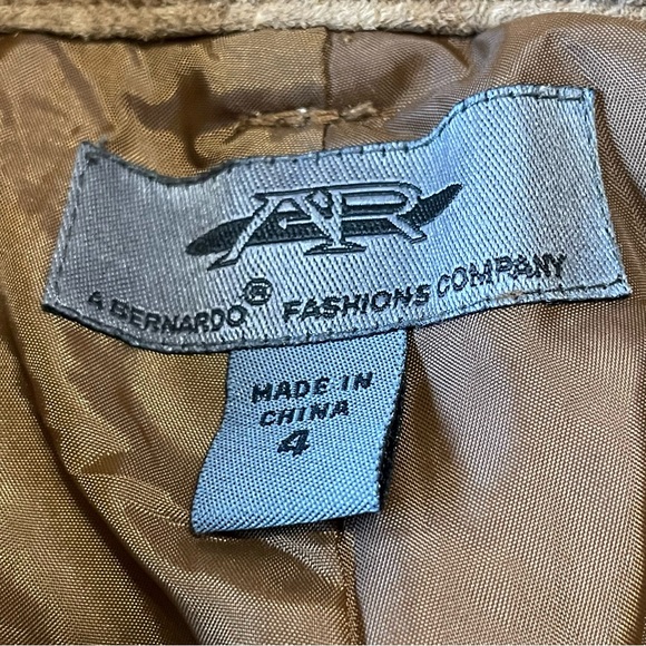 Bernardo Vintage Women’s Tan Suede Leather High Rise Straight Pants Size 4 - Picture 3 of 5